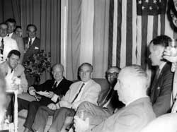 Presidente de EE.UU. Ike, Bronzini, Frondizi, Inda.